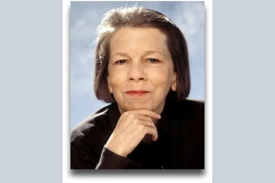 Linda Hunt